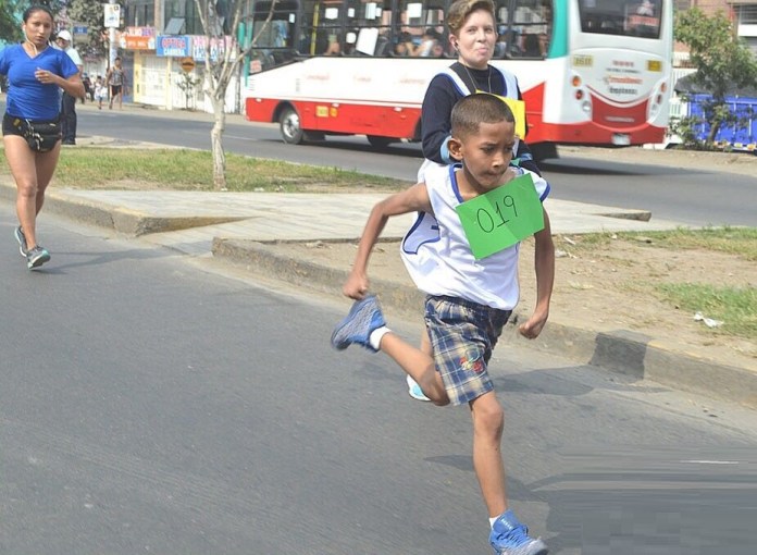  Municipalidad de Comas, lanza la carrera 5k “Comas Corre Contra la Anemia”.  