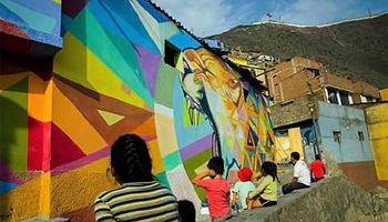 Artistas peruanos y extranjeros muralizan paredes de Comas.