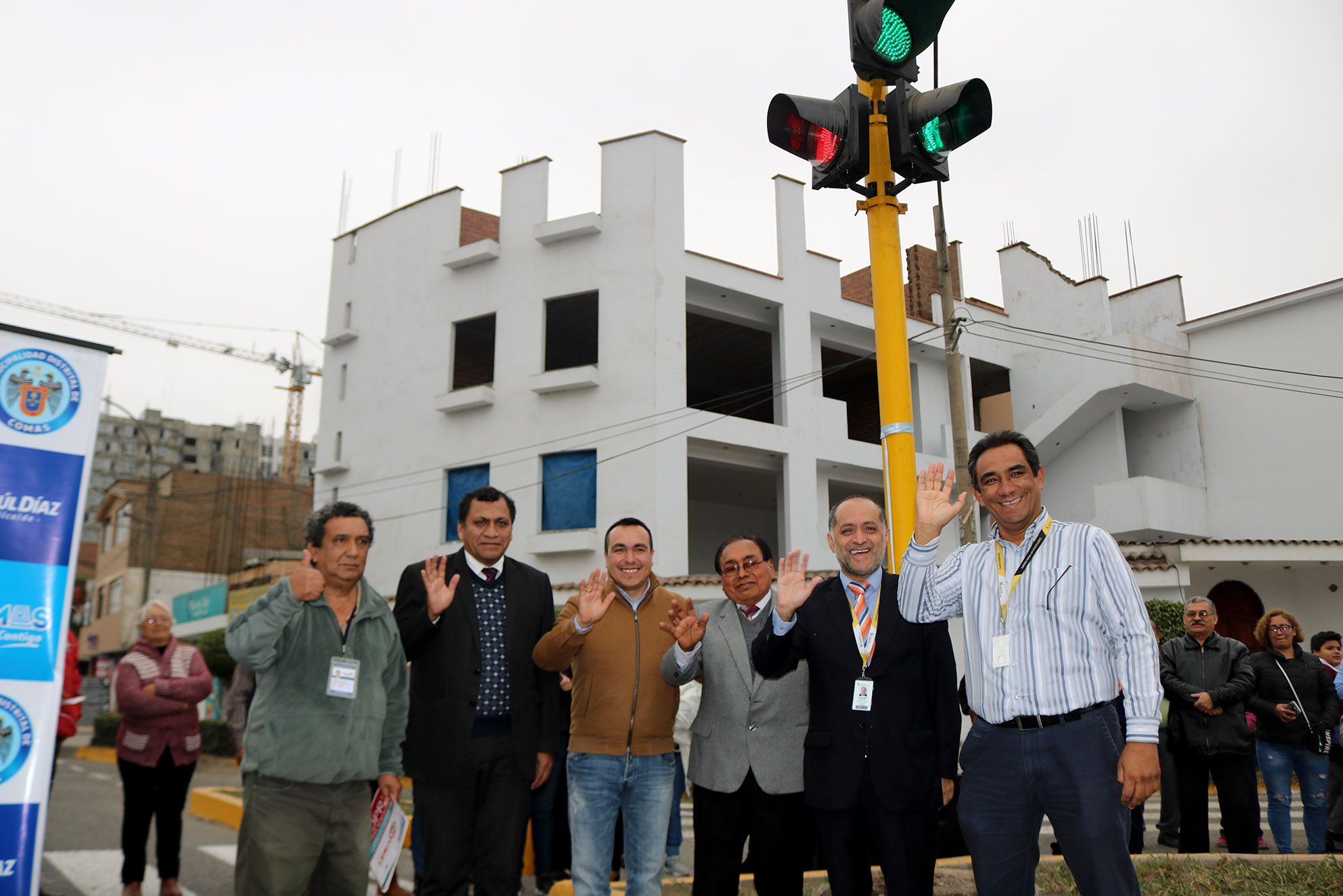 Alcalde Raúl Díaz participó de la inauguración de semáforos, señalización y mejoramiento de las áreas verdes en El Retablo